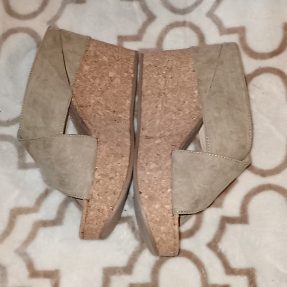 NWOT Justfab heel slip on. Brushed suede - Picture 3 of 5